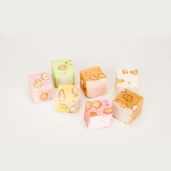 Gros cubes de nougat tendre en vrac parfums variés (20g)